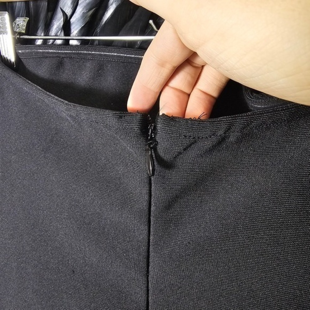 Black Feathered Mini Dress Bodycon Going Out Holiday LBD Party Stretch Small ~ - Picture 5 of 9